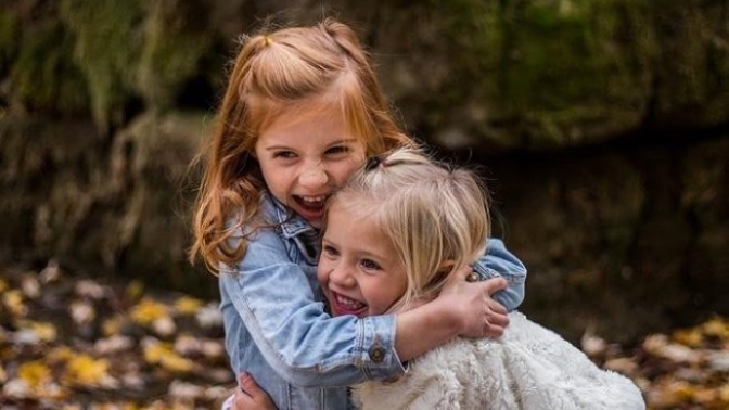 Technologie společnosti Trade Fides nedovolí komukoliv jinému než rodičům a pověřeným osobách vyzvednout děti ze školy.