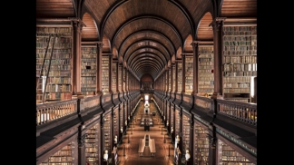 Knihovna Trinity College v irském Dublinu.