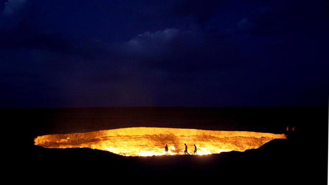 Brána do pekla se nachází v Turkmenistánu.