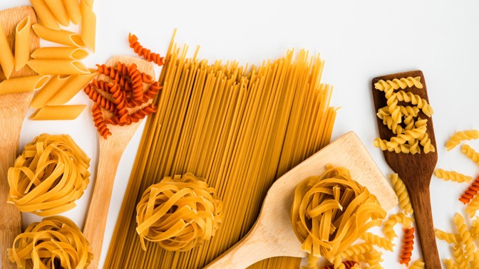 Po těstovinách se tloustne aneb 7 pravd a mýtů o potravinách