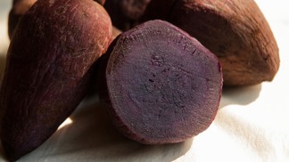 Ube, brambory, fialová