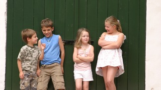 Děti a peníze. Kdy jim začít dávat kapesné a jak je naučit finančně myslet