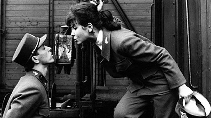 Hrma na malé železniční stanici zažívá první milostné problémy