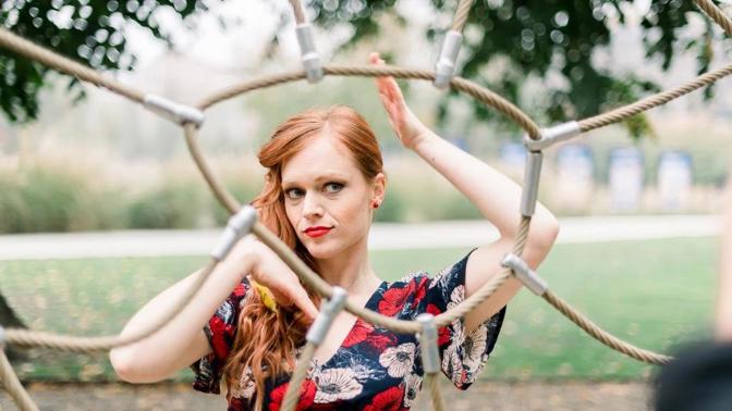 Elišce (Ester Geislerové) utekl ženich přímo od oltáře.