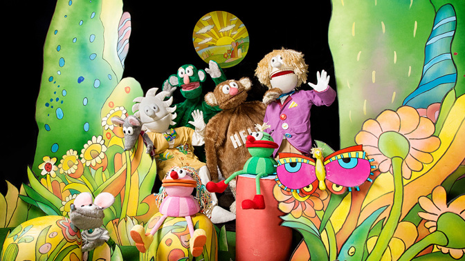 Celé osazenstvo kamarádů ze Studia Kamarád.