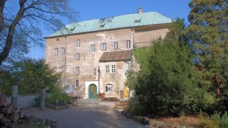 Hrad Houska nepatří mezi největší ani nejkrásnější hrady.