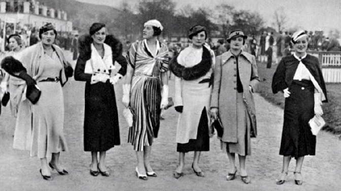 Ženy z vysoké společnosti vždy musely být za dámy.