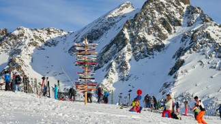 Ischgl je jednou z nejjasnějších hvězd rakouského lyžařského nebe a jeho areál Silvretta Arena, spojený se švýcarským Samnaun, je objektivně jedním z nejlepších v Alpách.