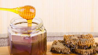 Med můžete při správném postupu použít na pečení