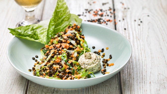 Luštěniny směle nahradí maso, mají vysoký obsah bílkovin, nízký obsah tuků, obsahují vitamíny a minerály, jsou zdrojem vlákniny