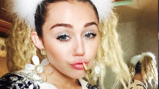 Miley si dá "brčko" ráda.