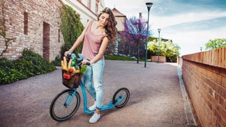 Na koloběžce můžete třeba jezdit na nákupy