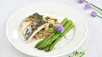 Pečený pstruh s kuskusem a zeleninou