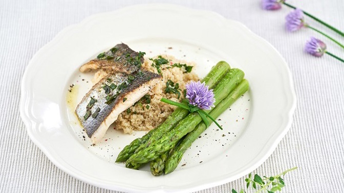 Pečený pstruh s kuskusem a zeleninou