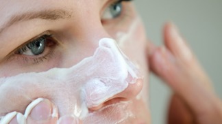 Nezapomínejte na pleťovou masku.