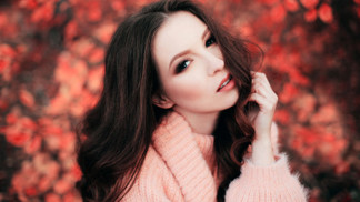 Barvou tohoto jara bude korálová