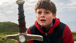 Chlapec, který z kamene vytáhne i meč krále Artuše.