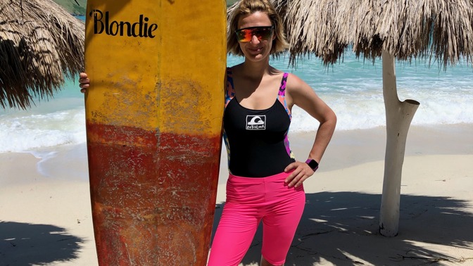 Bára na Bali surfovala i jezdila na skejtu