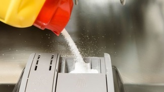 Spotřebitelský časopis dTest otestoval 14 vzorků včetně čtyř, které se prohlašují za ekologické.