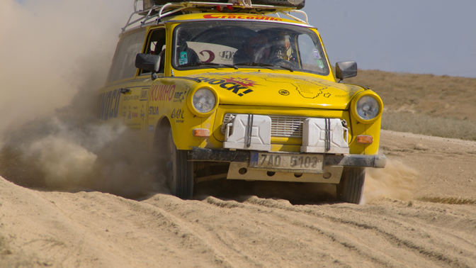 Trabantem Hedvábnou stezkou