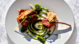 Na Moravě i v Posázaví si pochutnáte na lahodném jehněčím