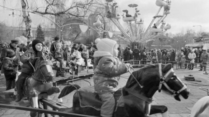 Matějská pouť v pražském Parku kultury a oddechu Julia Fučíka