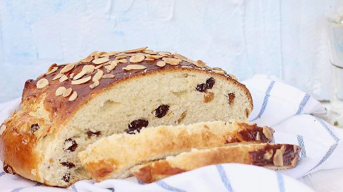 V mazanci by neměly chybět rozinky a kandované ovoce.