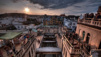 Lucerna je nádherným místem pro setkávání lidí