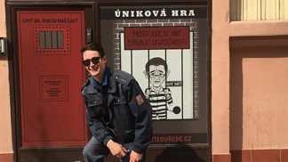 Po téměř 10 000 prodaných exemplářích stolní hry je projekt únikové hry logickým vyústěním snahy tvůrců o vymýcení nekalostí z české politické scény. 