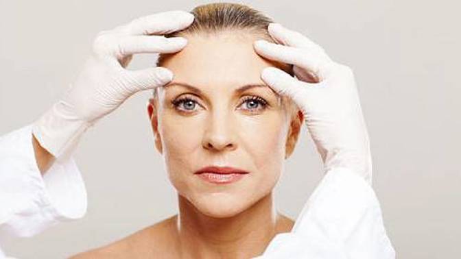 I žena po padesátce může být kočka.