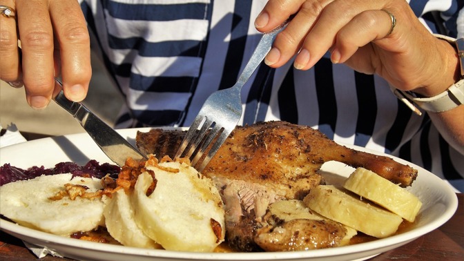 Kynutý knedlík je oblíbenou přílohou.