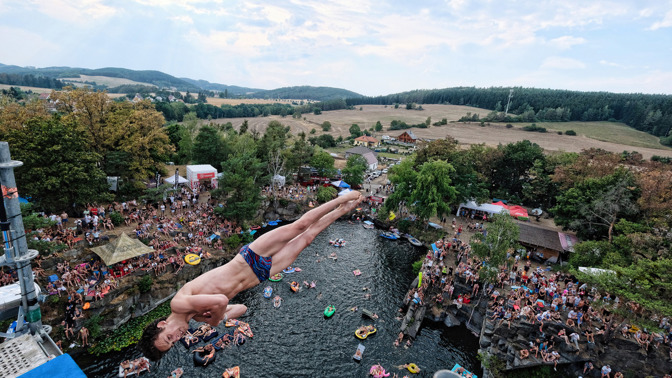Netradiční akce na čerstvém vzduchu a s koupačkou, to je HIGHJUMP Cliffdiving
