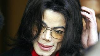 Čím byla Michaelova pleť bělejší, tím mu přibývalo zdravotních problémů.