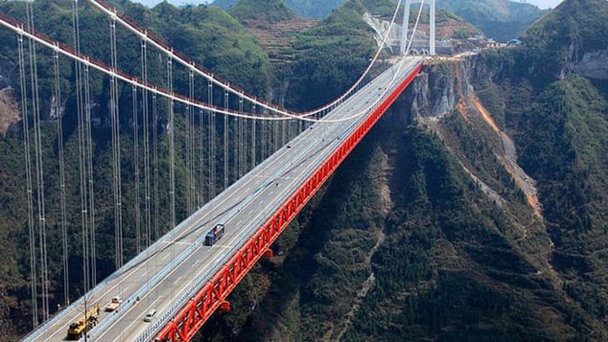 Čínské dálnice se mění tak dramaticky, jak si to v Evropě nedovedeme představit. Podívejte se na video!