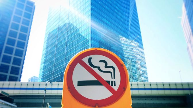 Trendy se mění. Kuřáci se chtějí zbavit své závislosti a volají na bezplatnou Národní linku pro odvykání 2x častěji