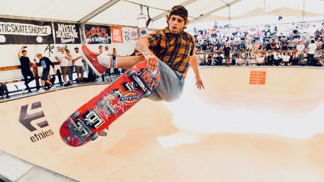 Na fešáky s prkýnky je radost pohledět.