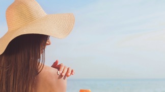 I přesto, že kůže má vybudované jisté obranné mechanismy, je zapotřebí se před účinky záření chránit.