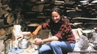 Německá horolezkyně Hannelore Schmatz zemřela na Mount Everestu 2. října 1979 ve věku 39 let.