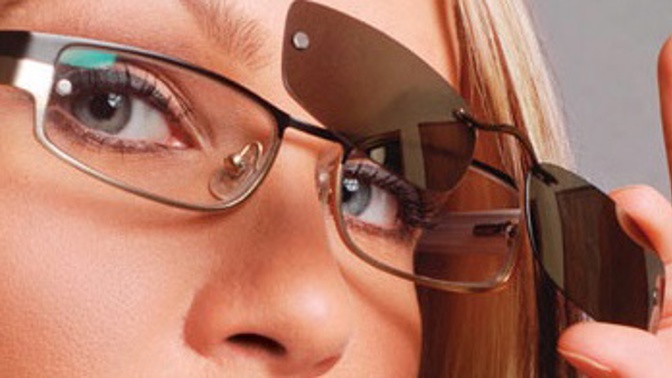 Pokud máte dioptrie, můžete si koupit speciální sluneční brýle