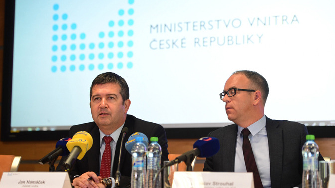 Ministr vnitra Jan Hamáček a náměstek Jaroslav Strouhal se pochlubili úspěšným fungováním eObčanky.
