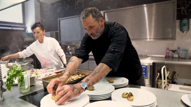 Jeden z nejlepších kuchařů Česka Michal „Hugo“ Hromas: Bio maso je nejčistší, krásně voní a chutná