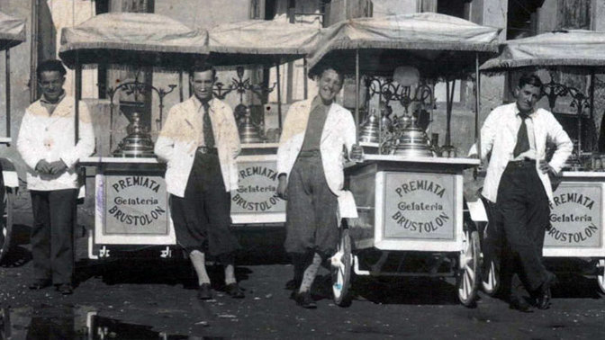 Recepty na zmrzlinu přivezl ve třináctém století do Evropy cestovatel Marco Polo.