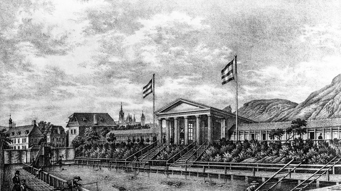 Občanská plovárna je legendárním historickým místem Pražanů. Byla postavena v klasicistním stylu podle návrhu architekta Josefa Krannera (mimo jiné autora schodů z Karlova mostu na Kampu).