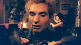 Nezapomenutelnou postavičkou filmu je také oddaný milovník marihuany Jakub. Žije si ve svém světě a neřeší.