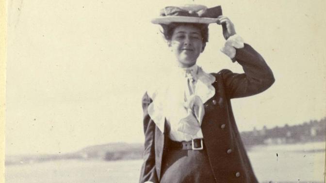 Z jejích literárních detektivů jsou nejslavnější Hercule Poirot (belgický detektiv žijící v Anglii) a slečna Marplová. Dalšími postavami jsou například manželé Tommy a Pentlička Beresfordovi, statistický úředník na penzi Parker Pyne nebo tajemný pán Harley Quin.