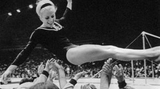 Po sametové revoluci byla v letech 1990–1996 předsedkyní Československého a Českého olympijského výboru a v letech 1995–2001 také členkou Mezinárodního olympijského výboru.