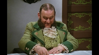 Ilja Prachař byl členem Komunistické strany. V listopadu 1989 pronesl na Letné projev jako zástupce herců z Divadla na Vinohradech.