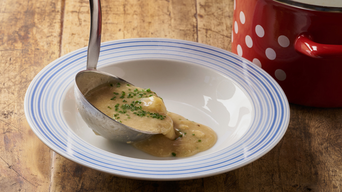 Pokud chcete ochutnat nejznámější polévky z celého světa, nenechte si ujít polévkové klání v Babiččině zahradě v Průhonicích.