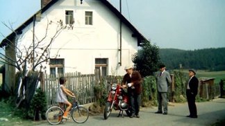 Legendární chalupa s orchestrionem v dobách natáčení Chalupářů.