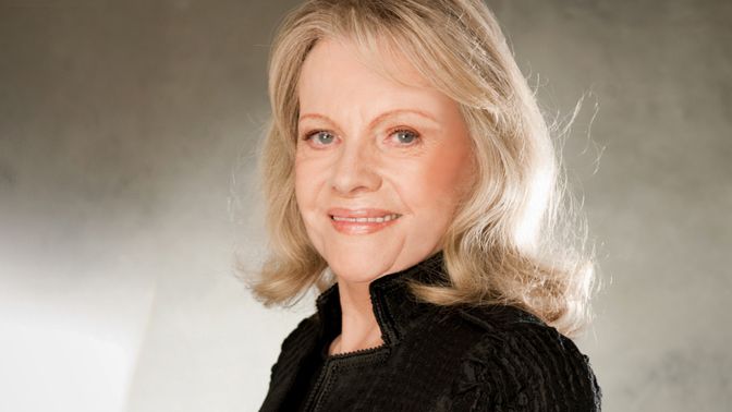 Během své dlouhé pěvecké kariéry nazpívala velké množství známých hitů, velice populární a oblíbené byly její duety s Waldemarem Matuškou, zpívala ale i s Karlem Gottem a dalšími zpěváky.